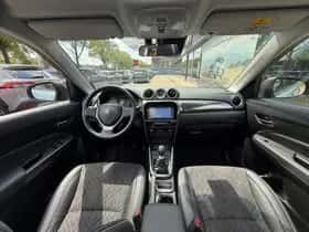 Suzuki Vitara (2021) thumbnail 4