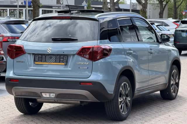 Suzuki Vitara (2021) thumbnail 3