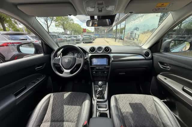 Suzuki Vitara (2021) thumbnail 4