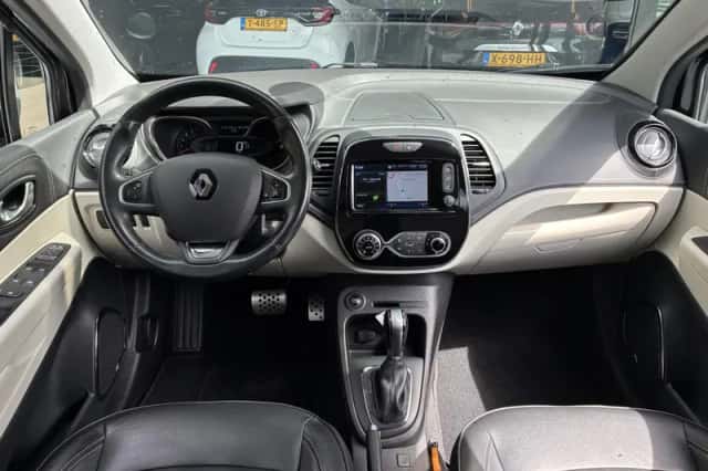 Renault Captur (2018) thumbnail 3