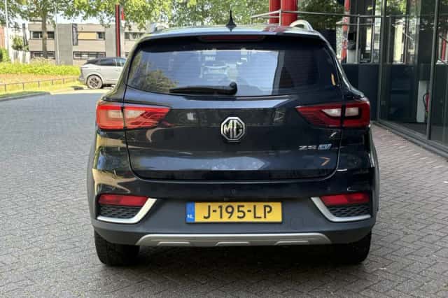 MG ZS EV (2020) thumbnail 5