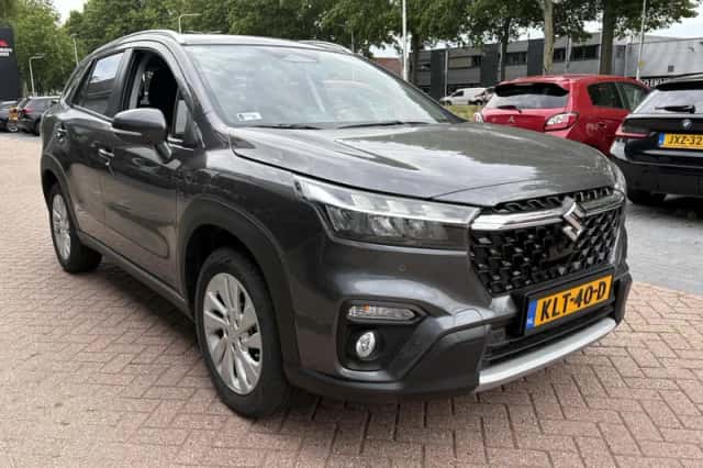 Suzuki S-Cross (2025) thumbnail 6
