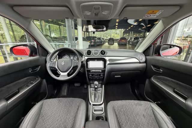 Suzuki Vitara (2023) thumbnail 3
