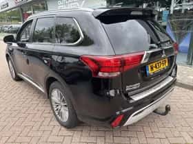 Mitsubishi Outlander (2021) thumbnail 12