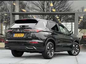 Mitsubishi Outlander (2025) thumbnail 2