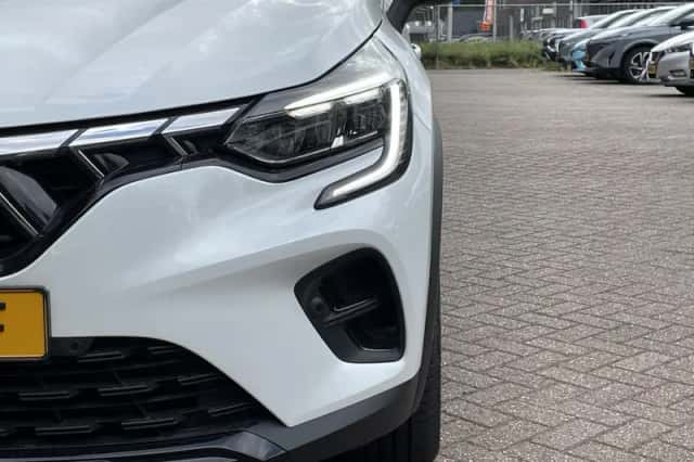Mitsubishi ASX (2023) thumbnail 2