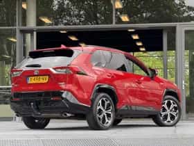 Toyota RAV4 (2024) thumbnail 2