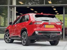 Toyota RAV4 (2024) thumbnail 6