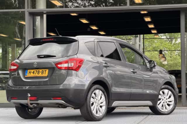 Suzuki S-Cross (2020) thumbnail 2