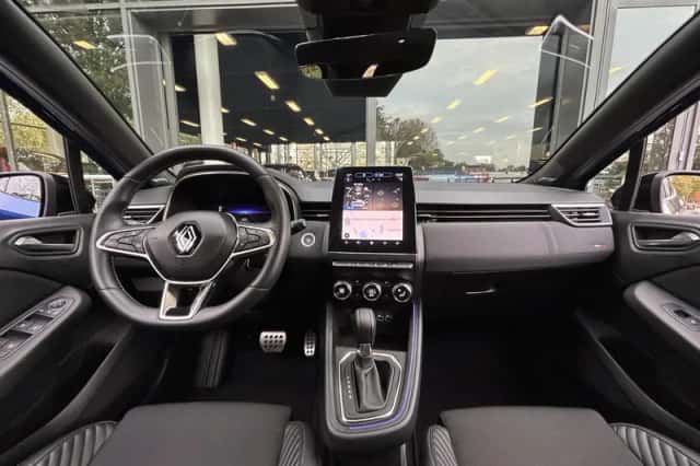 Renault Clio (2024) thumbnail 3