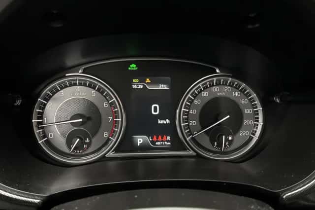 Suzuki Vitara (2022) thumbnail 5
