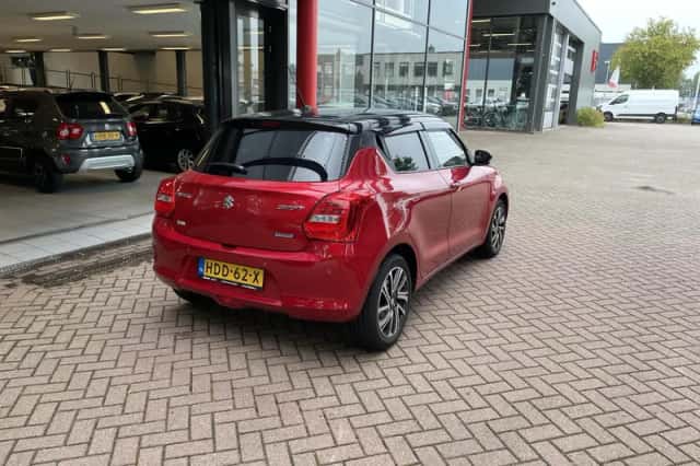 Suzuki Swift (2022) thumbnail 5