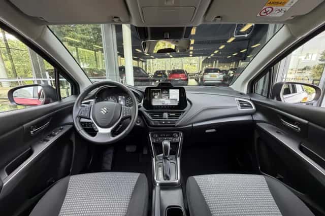 Suzuki S-Cross (2025) thumbnail 3