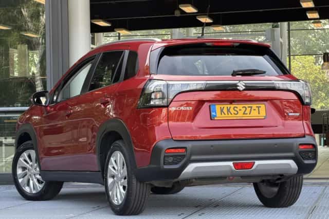Suzuki S-Cross (2025) thumbnail 6