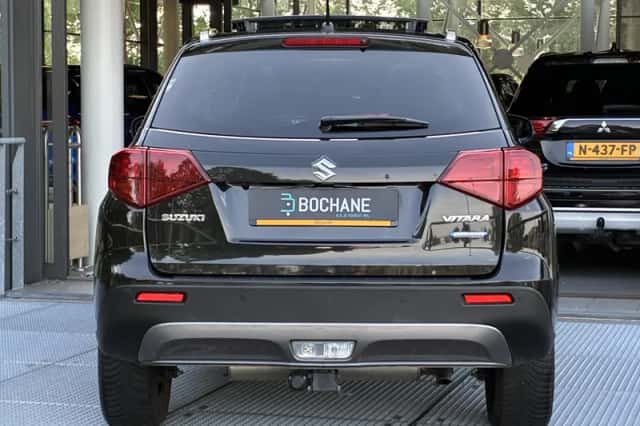 Suzuki Vitara (2021) thumbnail 5