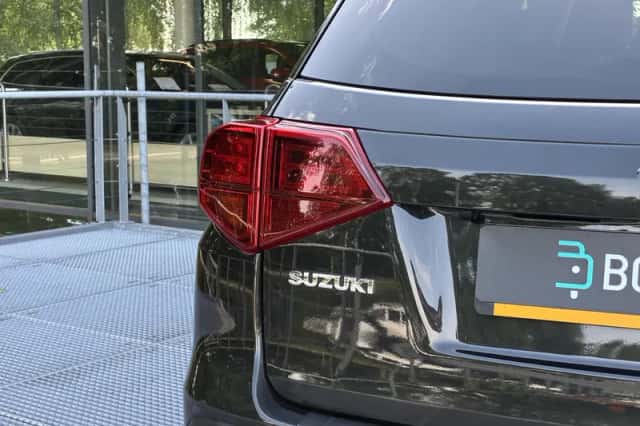 Suzuki Vitara (2021) thumbnail 4