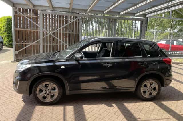 Suzuki Vitara (2017) thumbnail 5
