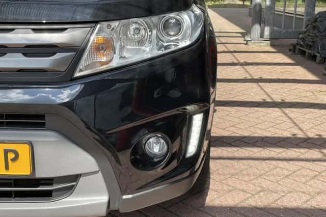 Suzuki Vitara (2017) thumbnail 3