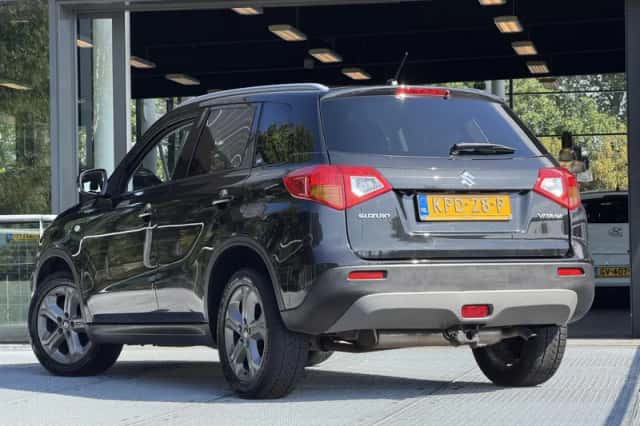 Suzuki Vitara (2017) thumbnail 6