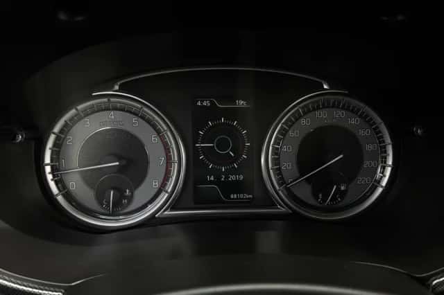 Suzuki Vitara (2022) thumbnail 4
