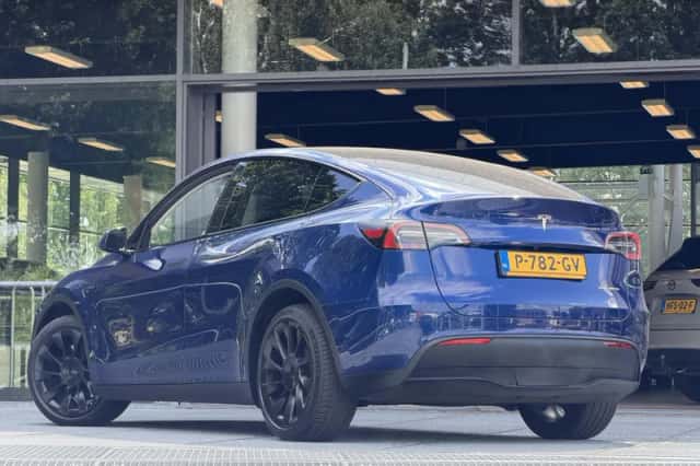 Tesla Model Y (2022) thumbnail 5