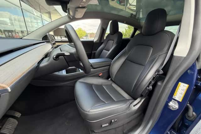 Tesla Model Y (2022) thumbnail 6