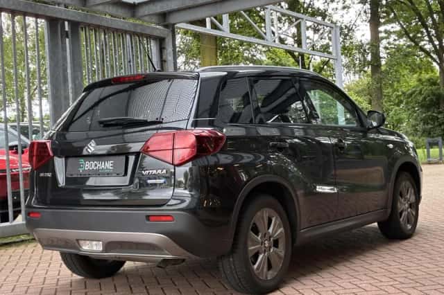 Suzuki Vitara (2021) thumbnail 3
