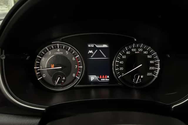 Suzuki Vitara (2021) thumbnail 5