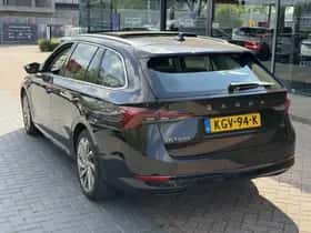 Škoda Octavia (2021) thumbnail 3