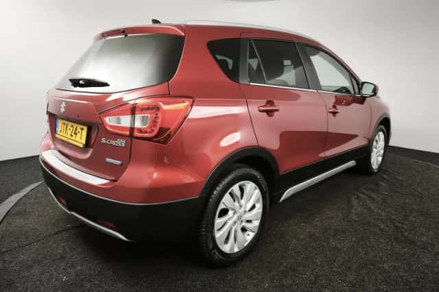 Suzuki S-Cross (2021) thumbnail 3