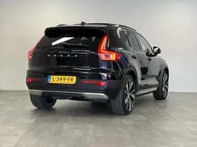 Volvo XC40 (2021) thumbnail 2