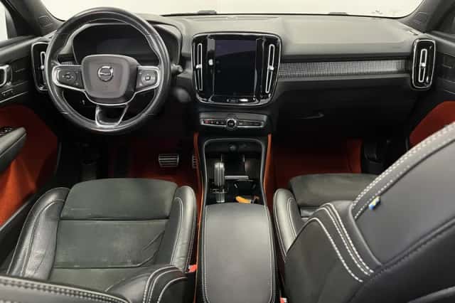 Volvo XC40 (2021) thumbnail 3