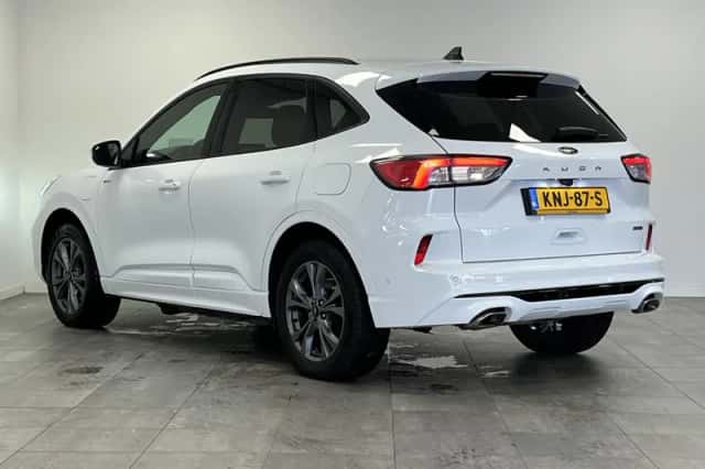 Ford Kuga (2023) thumbnail 6