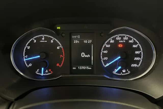 Toyota Yaris (2017) thumbnail 4