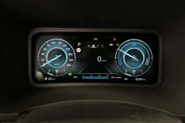 Hyundai Kona (2021) thumbnail 4