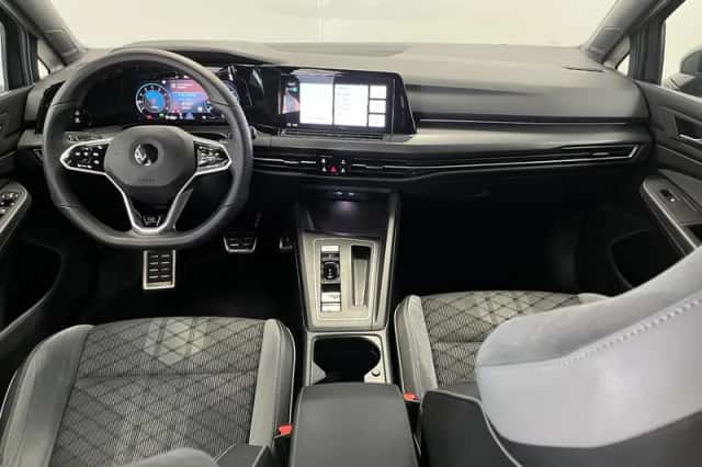 Volkswagen Golf (2021) thumbnail 3