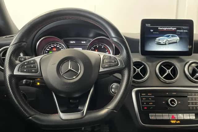 Mercedes-Benz CLA-Klasse (2017) thumbnail 4
