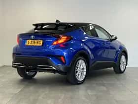 Toyota C-HR (2021) thumbnail 2