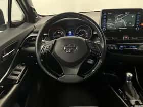 Toyota C-HR (2021) thumbnail 32