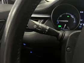 Toyota C-HR (2021) thumbnail 42