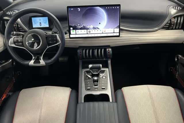 BYD Atto 3 (2023) thumbnail 3