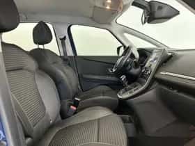 Renault Scénic (2018) thumbnail 33