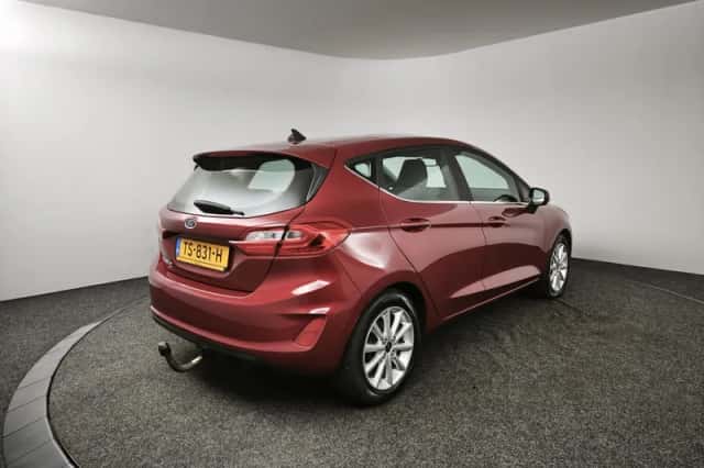Ford Fiesta (2018) thumbnail 2