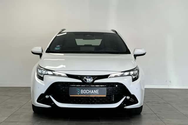 Toyota Corolla (2024) thumbnail 2