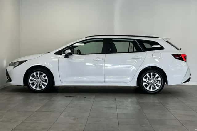Toyota Corolla (2024) thumbnail 6