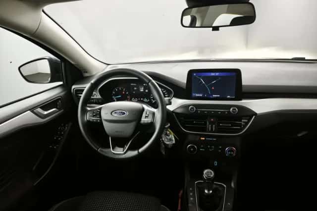 Ford Focus (2020) thumbnail 3