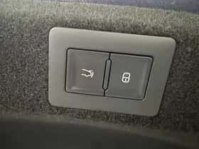 BYD Seal (2024) thumbnail 38