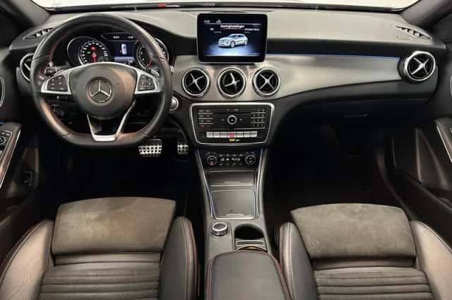 Mercedes-Benz GLA (2019) thumbnail 3