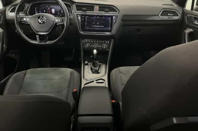 Volkswagen Tiguan (2021) thumbnail 3