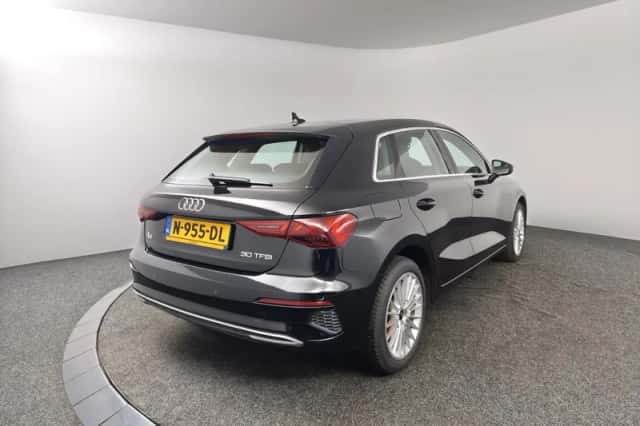 Audi A3 (2021) thumbnail 2